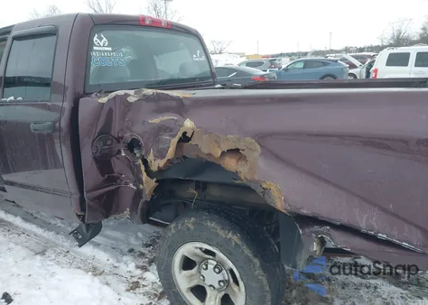 2005 Dodge Ram 1500 Slt/Laramie z USA, uszkodzony, nr VIN 1D7HU18N45S286000